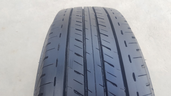 ขายยาง\% 195R15 ปี 1917 BRIDGESTONE R611 4 เส้น ขายยาง\% 195R15 ปี 1917 BRIDGESTONE R611 4 เส้น