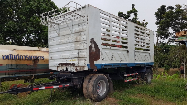 ขาย ลูกพ่วงสองเพลาไม่ดั้ม ปี 55 ยาว 6.50 เมตร กว้าง 2.30 เมตร สภาพพร้อมใช้งาน เอกสารพร้อมโอน สนใจติดต่อเรา ดำสุโขทัย โทร 089-7087998,081-7855503 หรือเยี่ยมชมเว็ปไซได้ที่ www.dum-sukhothai .com เรายินดีให้บริการ