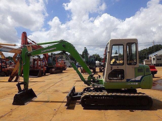 ขาย รถแม็คโคร MITTSUBISHI MM45B พร้อมใช้งาน นำเข้าเองจากประเทศญี่ปุ่น ติดต่อ 063-9316985 ID LINE : 0639316985 ครับ