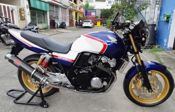 ขาย cb 400 vtec 2 ปี 2003 ทะเบียนแท้โอนขนส่ง