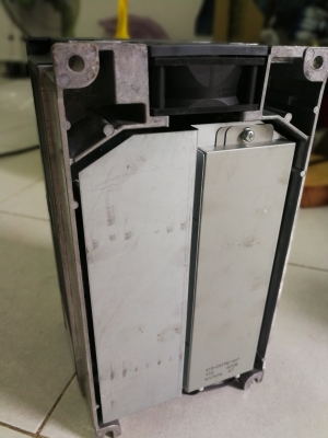 อินเวอร์เตอร์ปรับรอบมอเตอร์ 3แรง ไฟเข้า220v1เฟส ออก220v3เฟส อินเวอร์เตอร์ปรับรอบมอเตอร์ 3แรง ไฟเข้า220v1เฟส ออก220v3เฟส