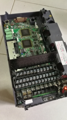 อินเวอร์เตอร์ปรับรอบมอเตอร์ 3แรง ไฟเข้า220v1เฟส ออก220v3เฟส อินเวอร์เตอร์ปรับรอบมอเตอร์ 3แรง ไฟเข้า220v1เฟส ออก220v3เฟส