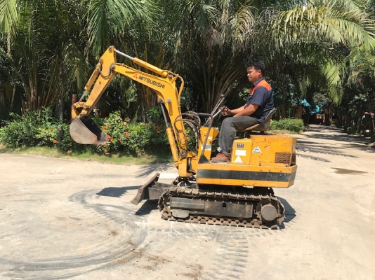 ขายแบคโฮMITSUBISHI MS010 เครื่อง3สูบ(ขนขึ้นกระบะได้) เดิมจากญี่ปุ่น ทำงานสมบูรณ์ทุกระบบ รับรองไม่ผิดหวัง 139,000 เท่านั้น!!