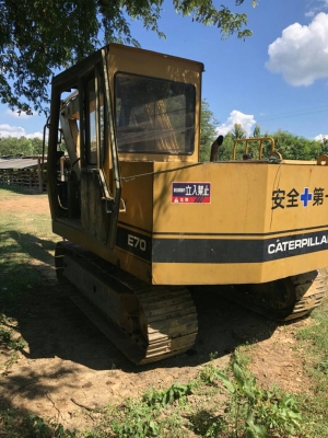 ขายรถแบคโฮ CAT E70 รถเก่านอก เอกสารอินวอย ราคา 380000