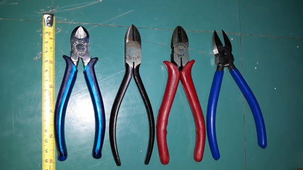 ขายคีมตัดสายไฟ4ยี่ห้อ 4ด้ามใหม่เก่าเก็บ ขายคีมตัดสายไฟ4ยี่ห้อ 4ด้ามใหม่เก่าเก็บ