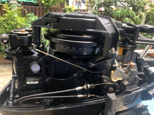 Seapro 15 hp พร้อมถังน้ำมันและท่อนเกียร