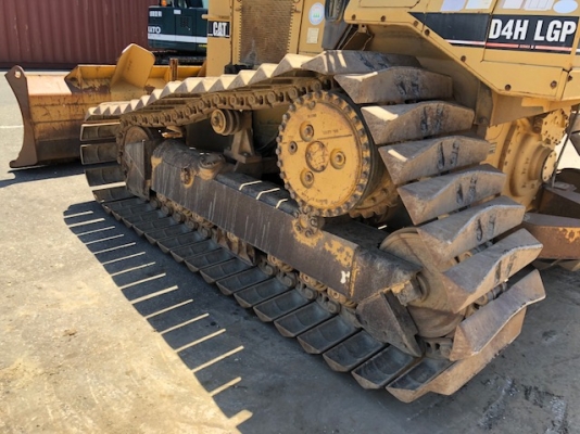 CATTERPILLAR D4H#LGP 4,900ชม. เก่าญี่ปุ่น สนใจสอบถามได้ครับ 092-929-9942 ธีรเทพ