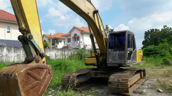 ขายรถแบคโฮ KOBELCO SK200-/// เอกสารอินวอย ระบบไฟตัด ราคา 450000