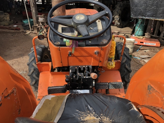 ขาย L4202DT 42แรง 2เพลา พวงมาลัยเพาเวอร์ เครื่องดีระบบดี ยางดี