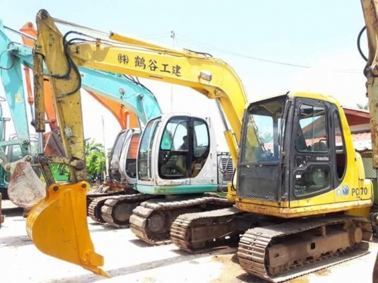ขายจ้า..KOMATSU PC70-7  เก่านอกแท้  เดิมๆๆมีลายแย๊ก..เครื่องปั๊มดี  พร้อมใช้  โทร 089-3818694 จ๊อย