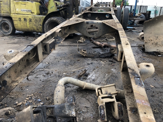 ขายคัสซีรถบัส6ล้อISUZU211