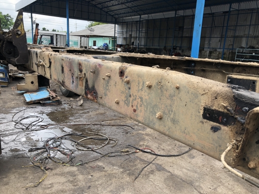 ขายคัสซีรถบัส6ล้อISUZU211