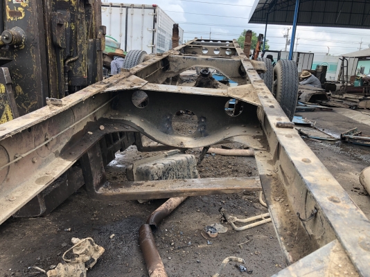 ขายคัสซีรถบัส6ล้อISUZU211