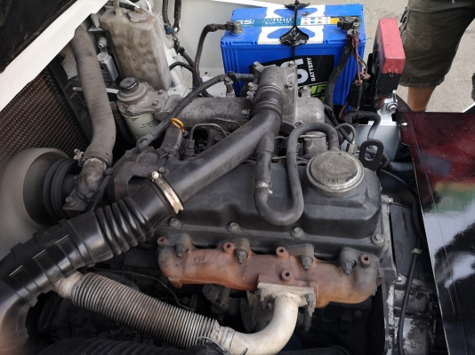 รถยกนิสสันรุ่นล่าสุด น้ำหนักยก  2.5 ตัน เสาสูง 3 เมตร เครื่องดีเซล เกียร์ออโต้