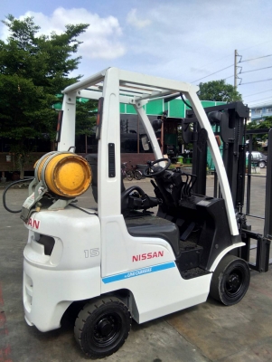 รถยกนิสสัน รุ่นล่าสุด น้ำหนักยก 1.5 ตัน เสาสูง 3 เมตร แผงงาสไลด์ เครื่องยนต์เบนซิน ติดแก๊สเรียบร้อย ***รถนอกนำเข้า***