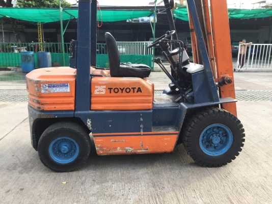 อาร์ ซี เอช  โฟรคลิฟท์  ขาย โตโยต้า รุ่น 5 เบนซิล 2.5 ตัน