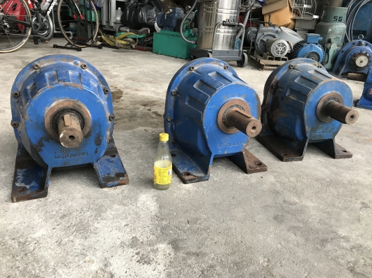 ขายหัวเกียร์ทดรอบ Motovario made in Italy อัตราทด 1:30 สภาพดีเดิมๆ หมุนนิ่ม พร้อมใช้งาน มี 3 ตัวครับ