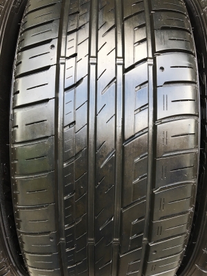 ยาง FALKEN 245-45-20 ปี 16 ดอกยางเต็มๆทุกเส้น มีตุ่มลาง