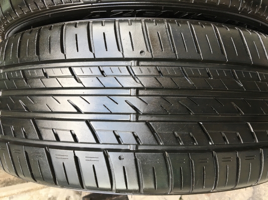 ยาง FALKEN 245-45-20 ปี 16 ดอกยางเต็มๆทุกเส้น มีตุ่มลาง