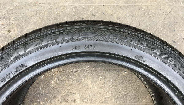 ยาง FALKEN 245-45-20 ปี 16 ดอกยางเต็มๆทุกเส้น มีตุ่มลาง