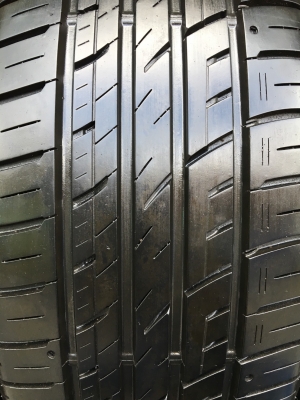 ยาง FALKEN 245-45-20 ปี 16 ดอกยางเต็มๆทุกเส้น มีตุ่มลาง
