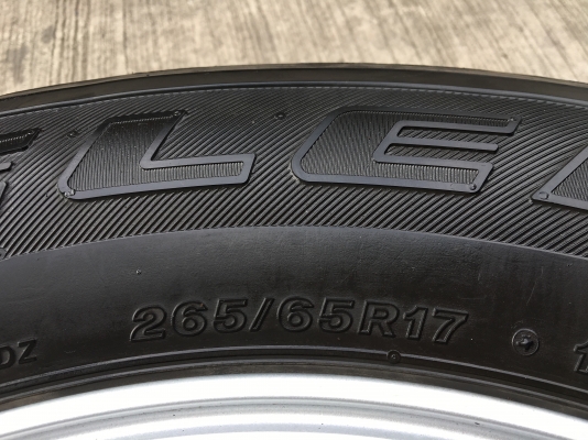 ล้อแม็ก Toyota Fortuner BMC ขอบ 17 พร้อมยาง 265-65-17 Bridgestone ปี 15 แม็กเดิม สภาพดี