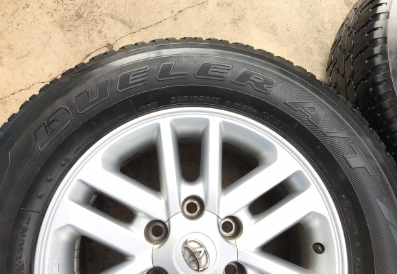 ล้อแม็ก Toyota Fortuner BMC ขอบ 17 พร้อมยาง 265-65-17 Bridgestone ปี 15 แม็กเดิม สภาพดี