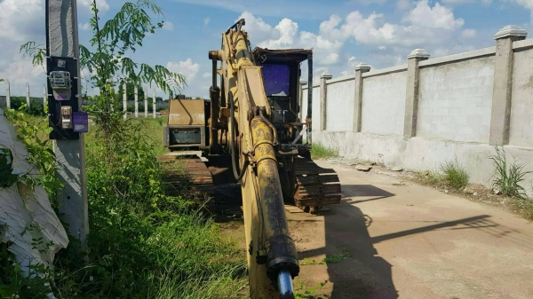 มี VDO ให้ชม.เหมา 2 รายการ ISUZU ROCKY 240 ติดเครน 3 ตันกับ KOMATSU PC100-3 ราคา 610000