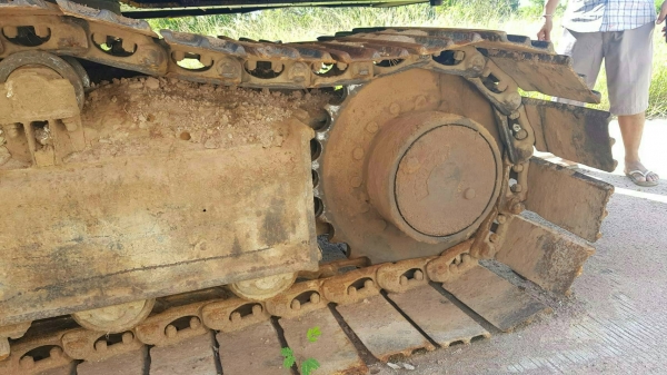 มี VDO ให้ชม.เหมา 2 รายการ ISUZU ROCKY 240 ติดเครน 3 ตันกับ KOMATSU PC100-3 ราคา 610000