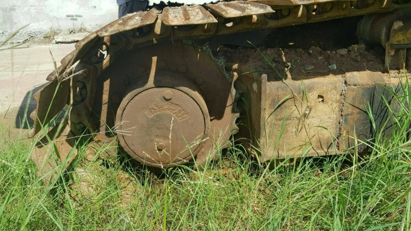 มี VDO ให้ชม.เหมา 2 รายการ ISUZU ROCKY 240 ติดเครน 3 ตันกับ KOMATSU PC100-3 ราคา 610000