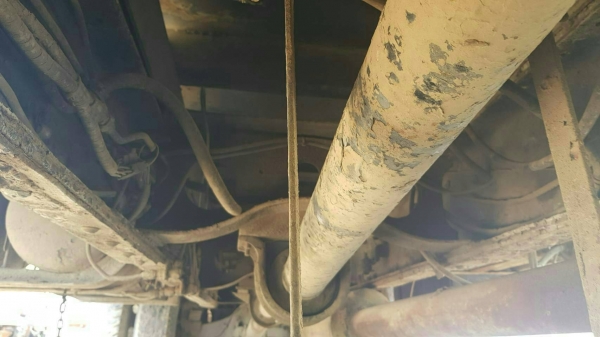 มี VDO ให้ชม.เหมา 2 รายการ ISUZU ROCKY 240 ติดเครน 3 ตันกับ KOMATSU PC100-3 ราคา 610000