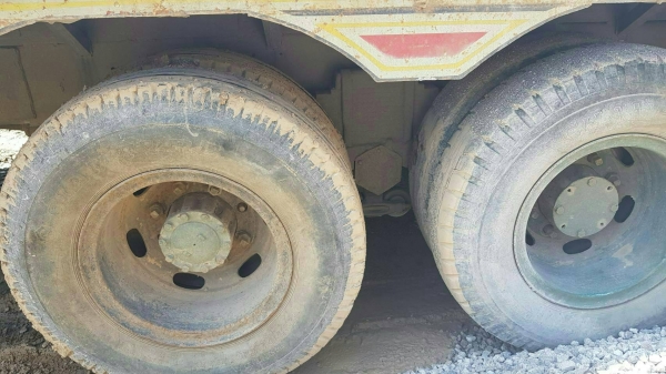 มี VDO ให้ชม.เหมา 2 รายการ ISUZU ROCKY 240 ติดเครน 3 ตันกับ KOMATSU PC100-3 ราคา 610000