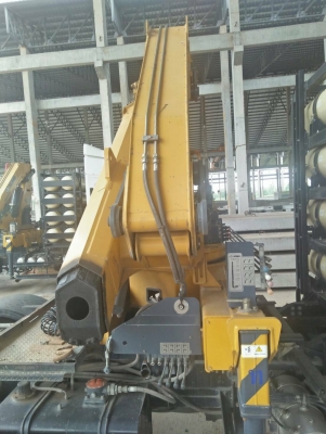 ขายเฮียบพับ 8 ตัน ของใหม่ติดมากับรถครับ สวยพร้อมใช่งานครับ