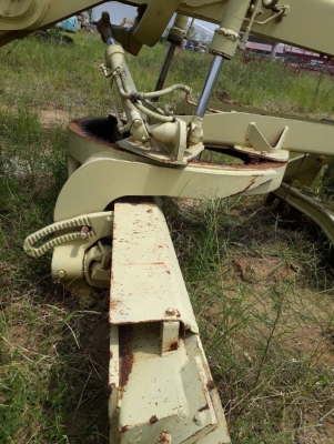 รถเกรดKOMATSU GD600R