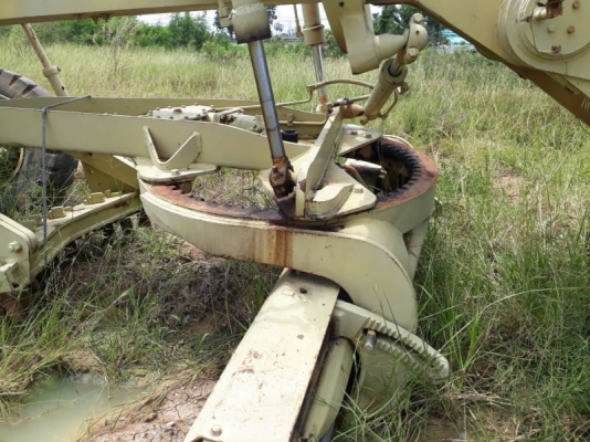 รถเกรดKOMATSU GD600R