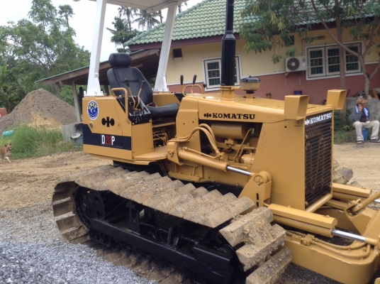 KOMATSU D2P-6  - สไลด์ 6 ทิศทาง