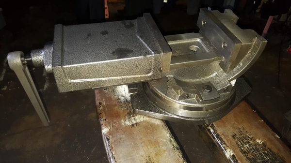 ปากาองศา 6" มือสอง สภาพใหม่ 7000 บาท 0814583376 เอก ปทุม