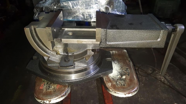 ปากาองศา 6" มือสอง สภาพใหม่ 7000 บาท 0814583376 เอก ปทุม ปากาองศา 6" มือสอง สภาพใหม่ 7000 บาท 0814583376 เอก ปทุม