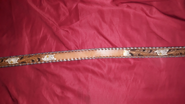 ขายเข็มขัดTONY LAMA MADE IN USA.ขนาดยาว37" กว้าง1 1/2" ขายเข็มขัดTONY LAMA MADE IN USA.ขนาดยาว37" กว้าง1 1/2"