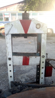 แท่นไฮดรอลิค 30 ตัน