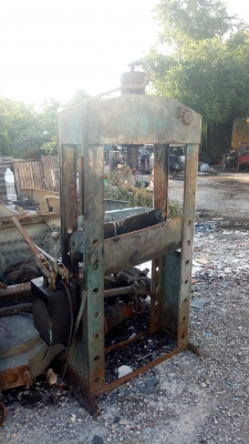 แท่นไฮดรอลิค 30 ตัน