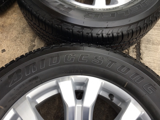 ล้อแม็กป้ายแดง Ford Ranger Wildtrak Limited 2018 รุ่นใหม่ล่าสุด ขอบ 18 พร้อมยางป้ายแดง 265-60-18 Bridgestone ปี 18 แม็กสวยกริ๊บ ตุ่มเด้ง เส้นสีชัด