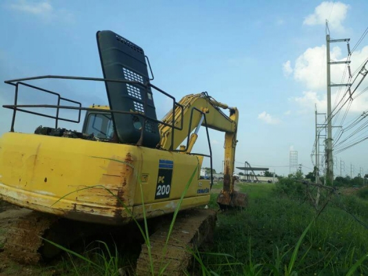 ขายรถแบคโฮ KOMATSU PC200-7 เอกสารอินวอย ราคา 995000