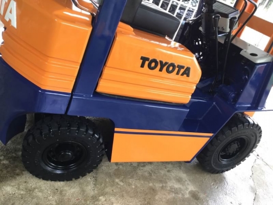 อาร์ ซี เอช  โฟรคลิฟท์  ขาย โตโยต้า รุ่น 5 เบนซิล 1.5 ตัน