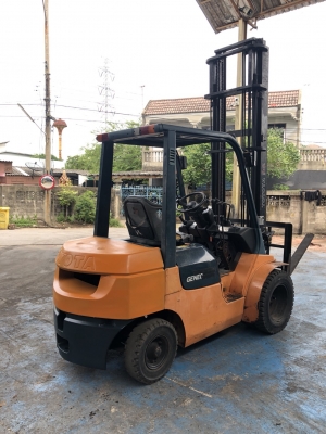 ขายรถฟอร์คลิฟท์มือสอง (รถนอกนำเข้า)Toyota 7FD25 ขนาด 2.5 ตัน เสายกสูง 5เมตร ฮิ้งฟอร์ค