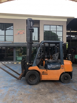 ขายรถฟอร์คลิฟท์มือสอง (รถนอกนำเข้า)Toyota 7FD25 ขนาด 2.5 ตัน เสายกสูง 5เมตร ฮิ้งฟอร์ค