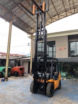 ขายรถฟอร์คลิฟท์มือสอง(นำเข้า)TOYOTA 7FD30(รถนอกนำเข้า) ขนาด 3 ตัน เสา4.5 เมตร(full free)