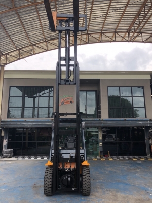 ขายรถฟอร์คลิฟท์มือสอง(นำเข้า)TOYOTA 7FD30(รถนอกนำเข้า) ขนาด 3 ตัน เสา4.5 เมตร(full free)