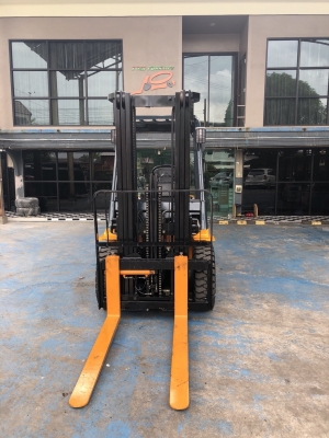 ขายรถฟอร์คลิฟท์มือสอง(นำเข้า)TOYOTA 7FD30(รถนอกนำเข้า) ขนาด 3 ตัน เสา4.5 เมตร(full free)