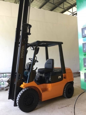 อาร์ ซี เอช โฟรคลิฟท์ ขาย โตโยต้า รุ่น 7 ดีเชล 2.5 ตัน อาร์ ซี เอช โฟรคลิฟท์ ขาย โตโยต้า รุ่น 7 ดีเชล 2.5 ตัน